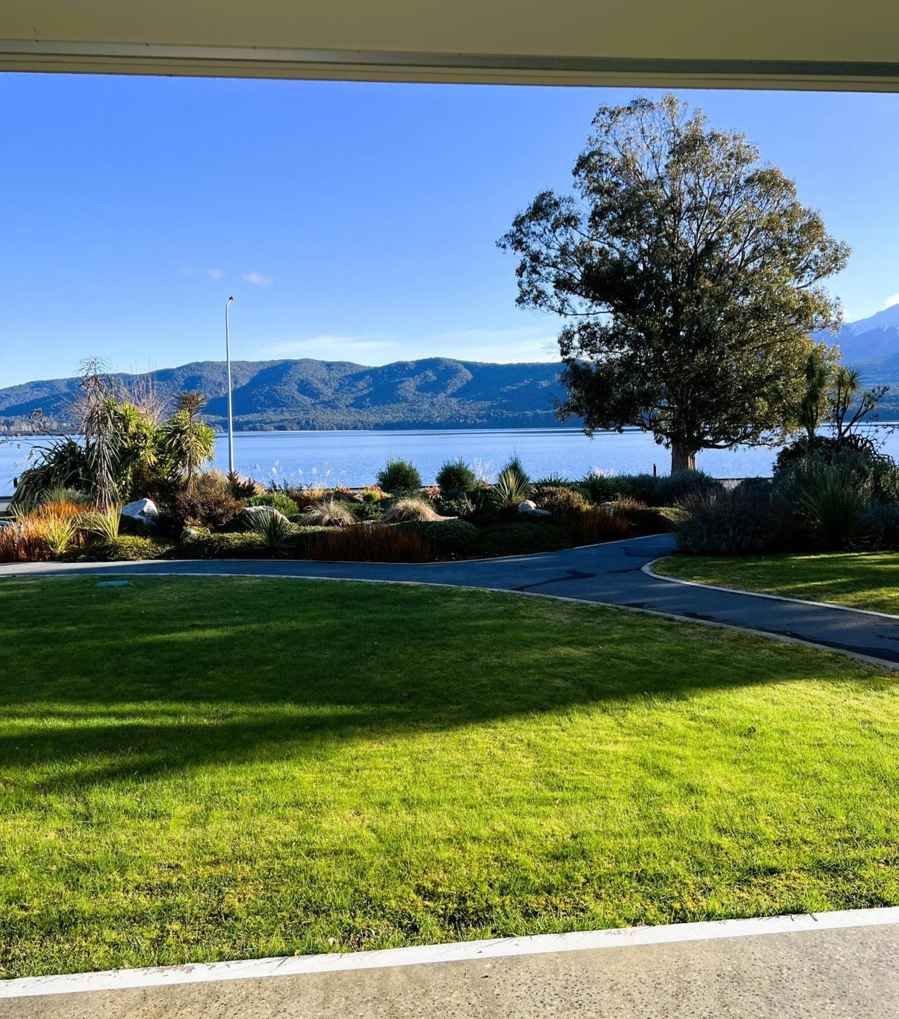 Fiordland Lakeview Motel And Apartments Te Anau Exterior photo