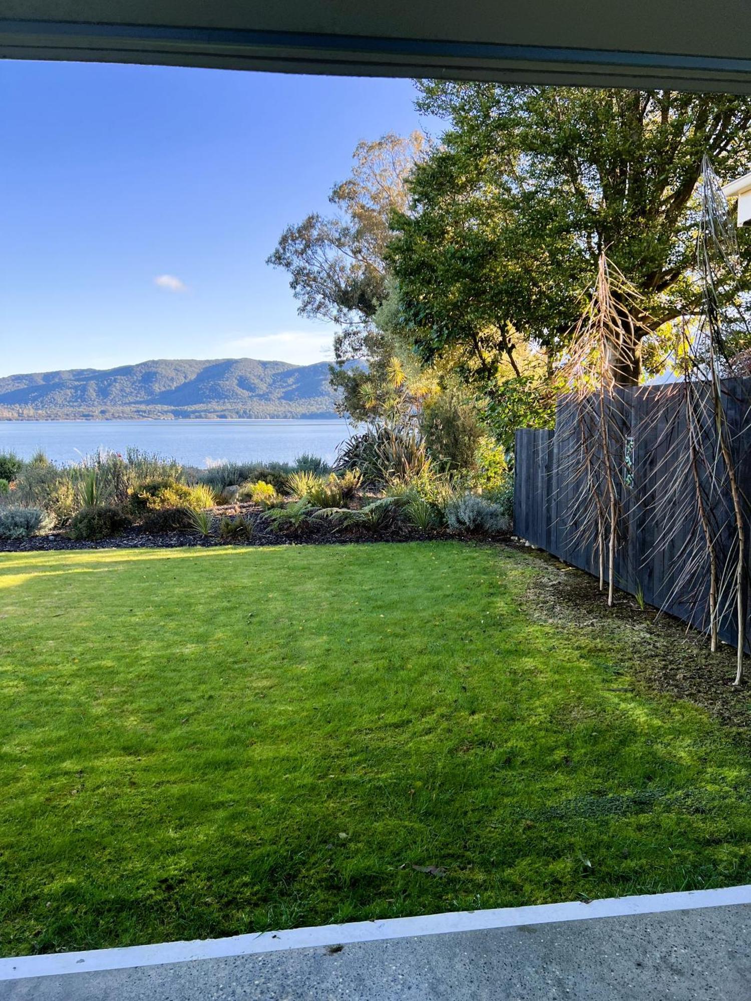 Fiordland Lakeview Motel And Apartments Te Anau Exterior photo